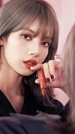 LISA知性优雅的女神范气质写真手机壁纸