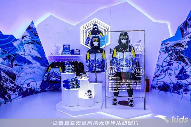 安踏路演巡展路演巡展，更多高清无水印照片...