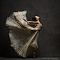 NYCDanceProject 发布的 Instagram 帖子 • 2017-04-13，19:03 UTC : 8,135 次赞、 35 条评论 - NYCDanceProject (@nycdanceproject) 在 Instagram 发布：“Lauren Lovette, Principal dancer, New York City Ballet  Dress by @leannemarshallofficial.…”_画面 唯美系 _急急如率令-B19904667B- -P1180217