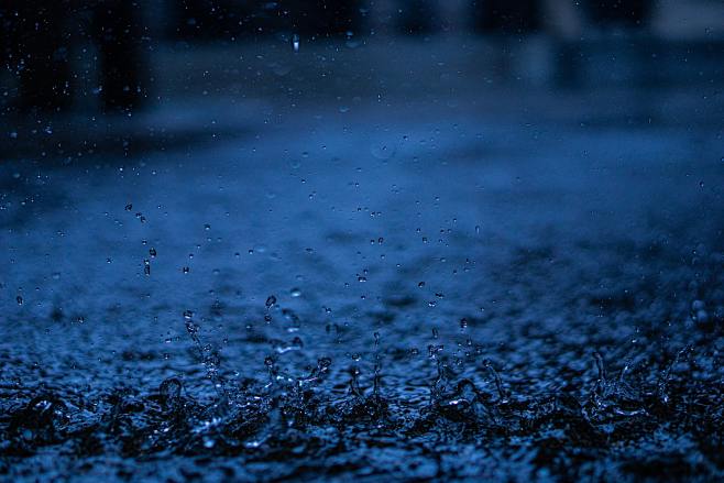 雨天 地面