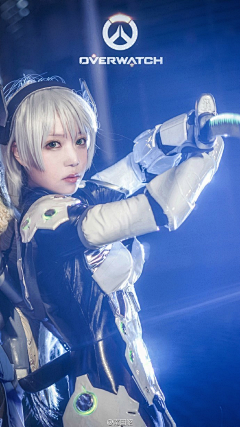 辉翼采集到coser