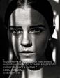 艾玛·沃特森为《VOGUE》意大利11月拍摄的全新写真，黑暗女王的即视感。 转
