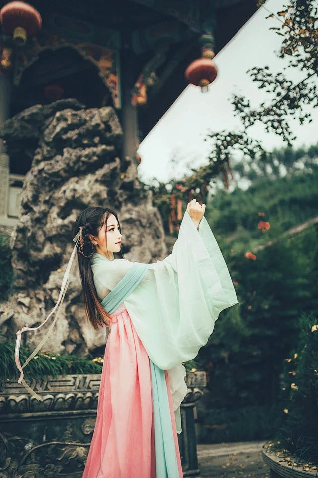 渐渐发现，身边已经走了那么多人，原来有些...