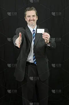 商人握手信用卡