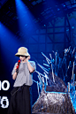 华晨宇 一组#浙江卫视2019年中音乐盛典#彩排花絮图奉上，期待今晚大圣花@华晨宇yu 的超燃舞台！#2019华晨宇火星演唱会# ​​​​