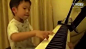 【4岁小正太超高技艺弹钢琴】这个小男孩太厉害了！绝对有范儿，大师水准啊！这个视频在海外网站引起不小的轰动，绝大部分的评论是亚洲人太凶猛了。