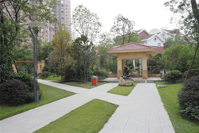 欧式四居小区外景图片
