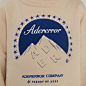 Ader Error的品牌理念是“but near missed things”，完美呼应解构主义设计。
“解构主义”（Deconstruction）就是打破旧单元秩序再创造，放在服装界，就意味着对服装材质、色彩等进行拆解和重组。