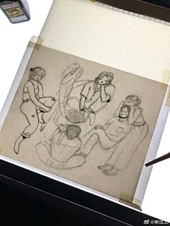 记录一个简单步骤，最近想尝试把前期步骤转移到手绘。重新翻出了蘸水笔，真香。
P2- 铅笔草稿
P3- 第一次线稿，不好看毙了
P4- 第二次线稿，其中一个人物不满意
P5- 单独补充那个人物
P6- 带背景版本，不喜欢毙了 ​​​​