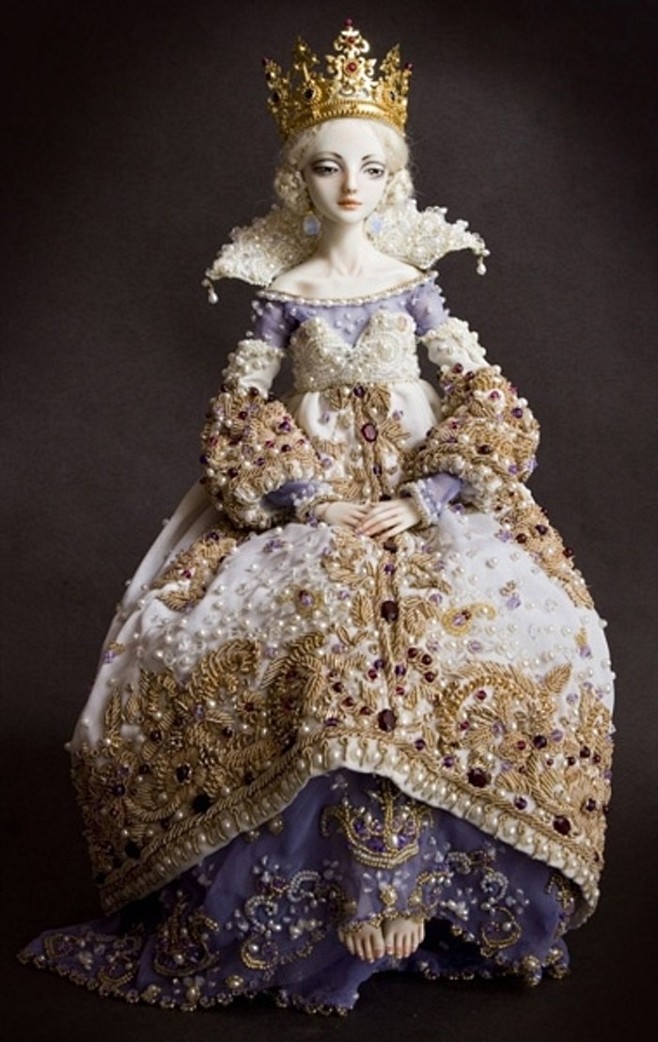 俄罗斯女艺术家做的陶瓷娃娃，美的不像话。...