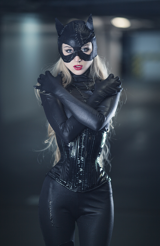 Catwoman by absentia...