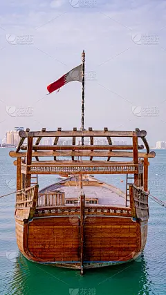 卡塔尔多哈- 2月14日:2020年2月14日，卡塔尔多哈，一艘名为独桅帆船(Dhows)的传统船只