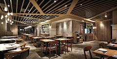 艺鼎设计采集到青岛餐饮空间设计【艺鼎新作】与必胜客一起 走进地中海的和煦风情