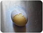 【搅蛋器】芝加哥 Y Line 设计工作室最近推出了一件很有趣的产品，不用打破鸡蛋就能将蛋清蛋黄混匀的“搅蛋器”，设计师Geraint Krumpe称用这个神器搅拌的鸡蛋比以前更美味了。