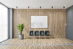 在木制大厅房间和大窗户的四个座位上的模型帆布框架