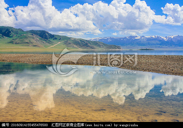 伊犁赛里木湖 淡水湖泊 清澈 岸边 净海...