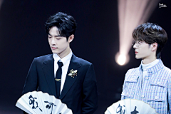 用户ysQGjMCF采集到20200111(2019微博*之夜“年度*热度8人物”)