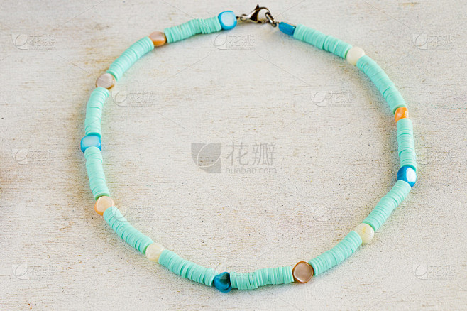 彩色项链和手链混合，珠子和宝石项链，首饰