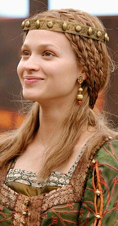 中世纪女性发型图片