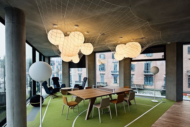 微软在米兰设立了新总部，看上去舒适又现代...