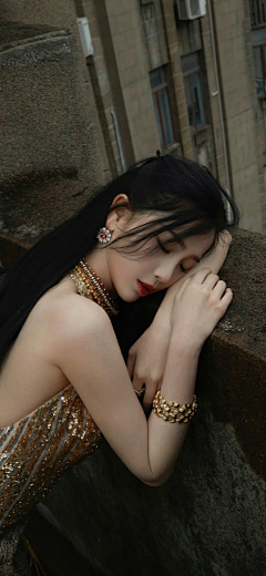 翻斗花园突破手牛爷爷采集到美女