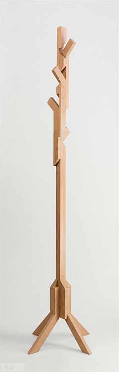 Locoliu采集到woodcraft-桌椅家具