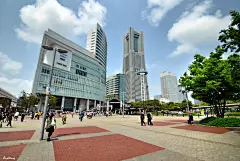 横滨站前