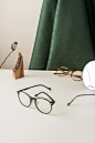 Glasses projects | Behance 上的照片、视频、徽标、插图和品牌