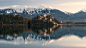 布莱德湖（Lake Bled）是斯洛文尼亚西北部阿尔卑斯山南麓的一个冰川湖。这里被誉为欧洲最美丽的角落之一，也是摄影爱好者最钟爱的地方之一。无论日升日落、春夏秋冬、阴晴雾雪，都能捕捉到绝美的瞬间。