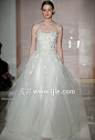 【2014秋冬纽约婚纱时装周】Reem Acra 羽毛雪精灵新娘#羽毛##时尚##设计##创意#