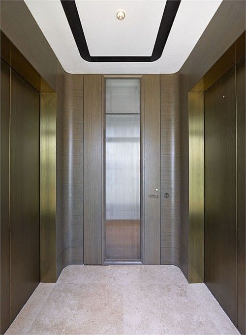 lift lobby: