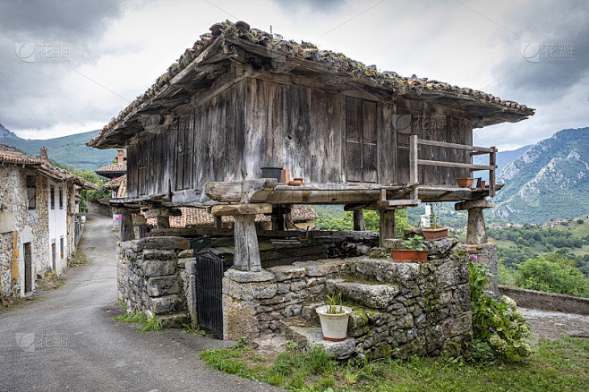 典型的asturias建筑用于储存收获和...