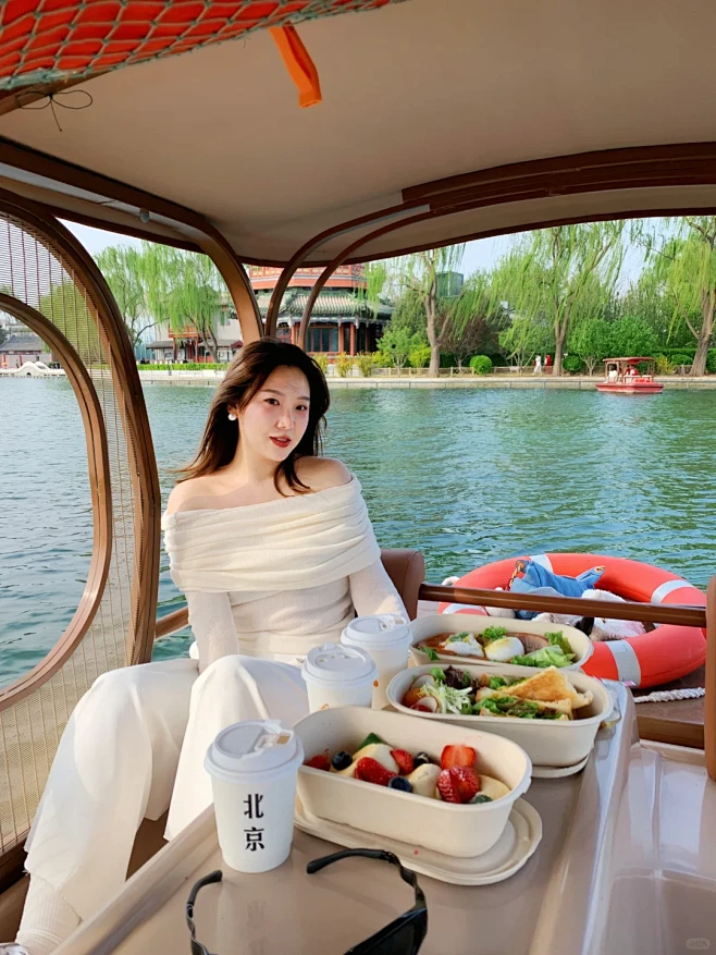 破防了！什刹海的船才是北京春天本体 - 小红书-花瓣网