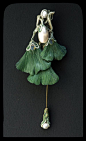 Ginkgo : Brooch "Ginkgo". Polymer clay, pastel, paint, pearls, ethiopian opals, metal furniture. Collection Calatoria.Wien@北坤人素材