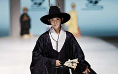 砂Ёbái采集到衣服