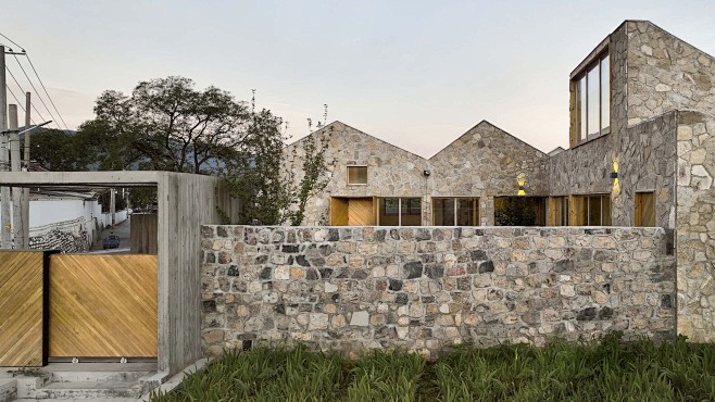 Folding Roof Courtya...