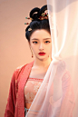 组图：林允晒《梦华录》宋引章造型温婉可人 低头抚琴娴静柔美 : 林允在微博晒出出演的电视剧造型美照。