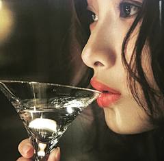 衍光以春°采集到材质 | 玻璃杯