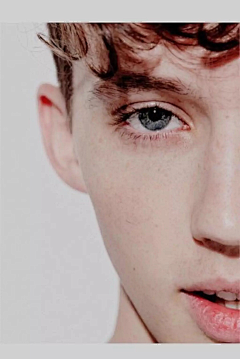 DeepCold采集到Troye Sivan