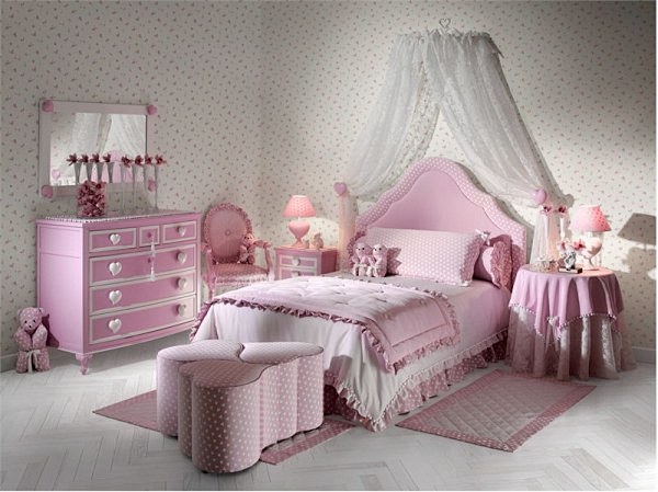 粉红色的女孩房间