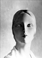 Pierre Imans 的人体模型用于光影效果对于人脸的不同表现的研究。 ​​​​