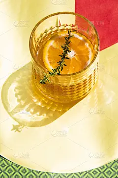 茶点上的彩色划分背景。