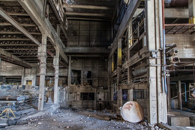 abandoned-factory-15...