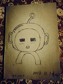 【我的手绘】小可爱3：爱随手画画的星星。一直喜欢画画，但是又没有系统学过，只有自己瞎捉摸，尤其是看到萌萌哒图像就手痒痒啦！
喜欢画画的我，或者看到喜欢的就再画一个，或者画着画着，自己稍加创意再画！
所以呐，有些图片你们可能会觉得似曾相识喔！
以下几幅是我在网上看到，觉得很可爱，就照着画下来了~~~#DIY# #手绘# #素描# #手工# #生活写意# #素描手绘图# @于心木子