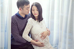 造星工作室采集到孕妇写真系列