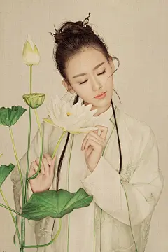 美女演员李嘉雯清新百合花装束唯美古风写真手机壁纸