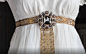 chaumet gothic belt：LImperial Splendours - Gothic Belt (1)这条将新古典主义与浪漫主义相连，由chaumet创始人尼铎设计，以黄金和珍珠连缀的哥特风腰带，设计灵感来自拿破仑的妹妹宝琳娜公主的一件古希腊浮雕首饰（制作于公元前一世纪），这件腰带之所以被称为哥特风，因其采用了中世纪女士长腰带的设计风格，这条腰带 ​​​​...展开全文c