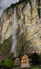 在Lauterbrunnen，史坦巴哈瀑布，瑞士伯尔尼高原