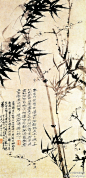 #古代书画# 清 石涛《灵谷探梅图》--- 此画以干湿浓淡的水墨写竹梅二君，用墨色的变化烘托出满卷的氤氲之气。云弥雾漫之中，竹叶飞扬，似籁籁有声，将无形之风描绘尽致。风随雾动，雾就风涌，风雾之中的翠竹疏梅，意韵洒落。构图简洁明快，纵横宕逸。
