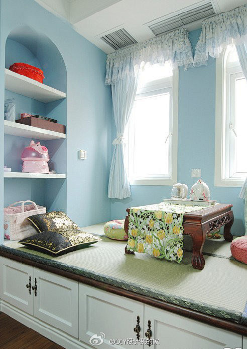 DIY设计我的家浅蓝色的墙壁加上窗帘，有...